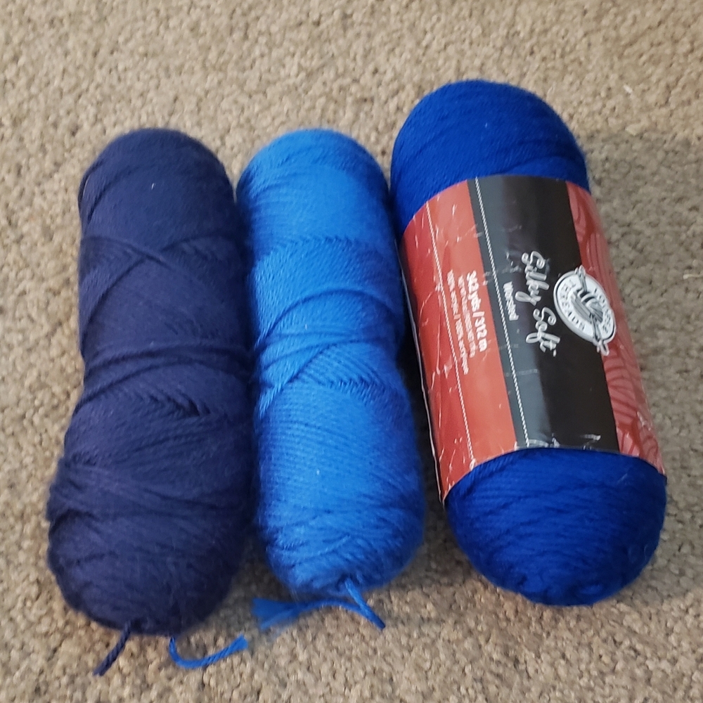 Lot of 14oz acrylic yarn LOOPS & THREADS shades of blue new and partial